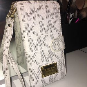 Michael Kors iPhone PLUS phone case wristlet